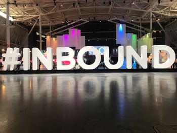 Asana et HubSpot : comment faire collaborer marketing et commerce efficacement ?