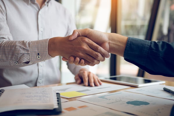 poignée de main commercial